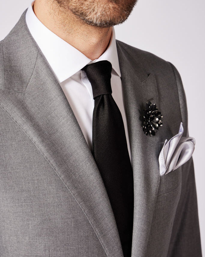Black/White Flower Lapel Pin - Henry BucksLapel Pin52610 - 85