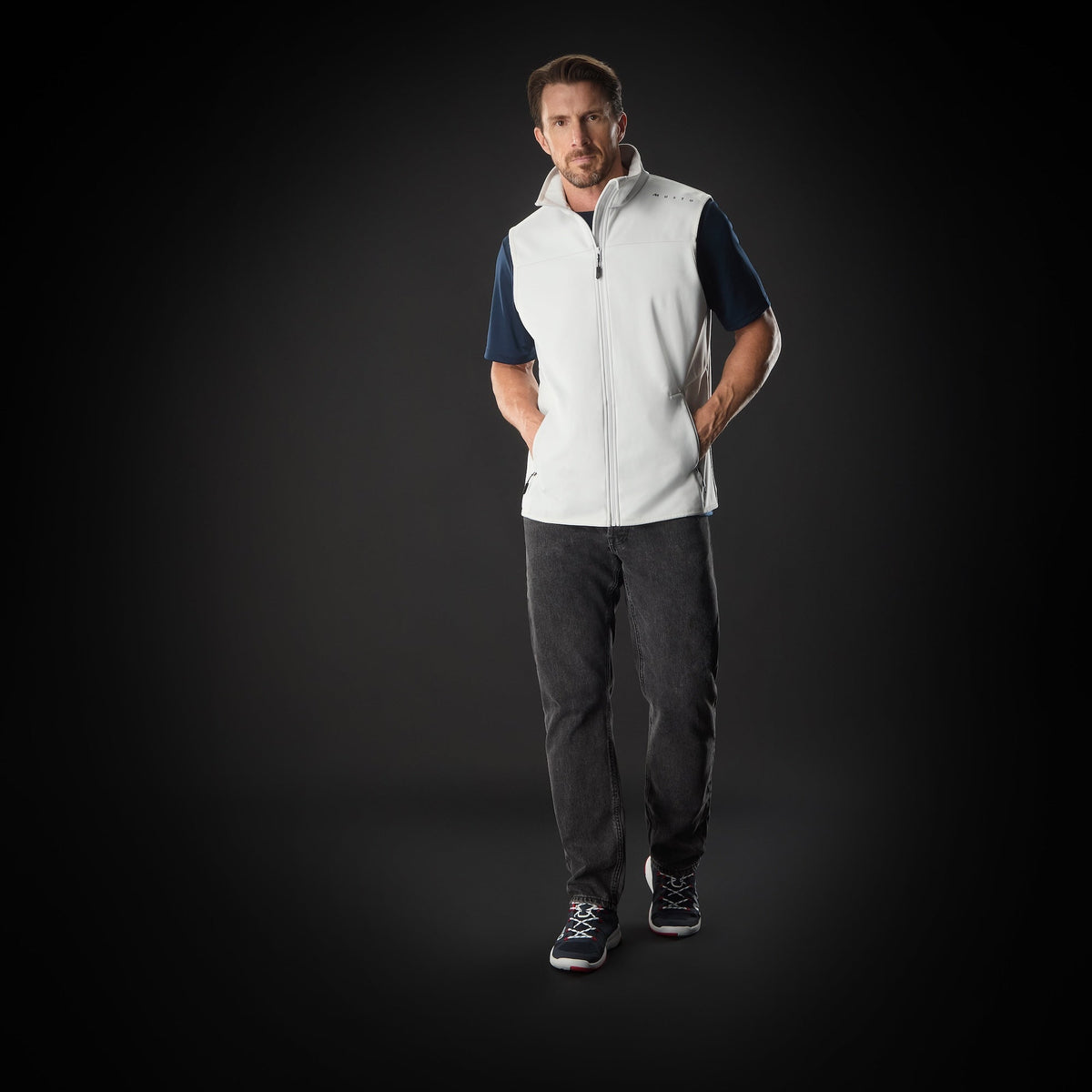 MUSTO Evo Crew Softshell Vest PLATINUM (Online only*) - Henry Bucks