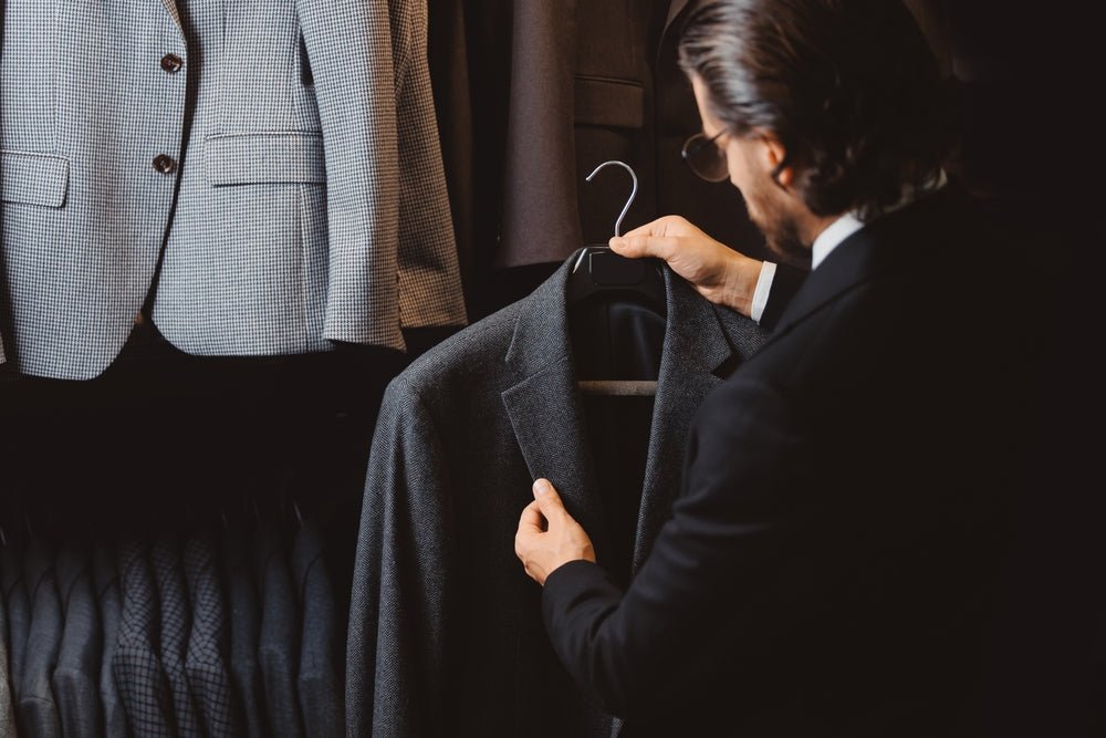 How to Buy a Suit | Men’s Suit Buying Guide - Henry Bucks