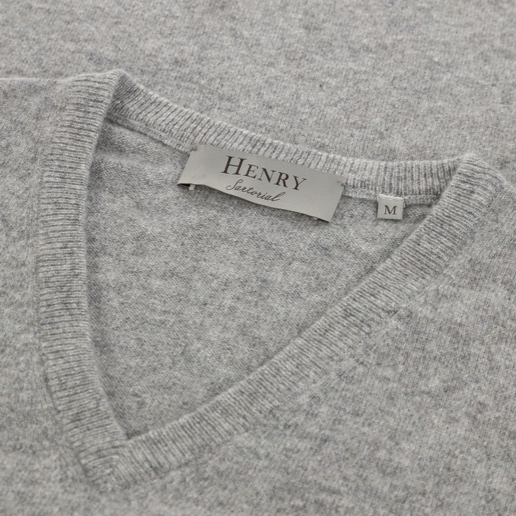 HENRY SARTORIAL Cashmere V Neck 12GG GREY - Henry Bucks