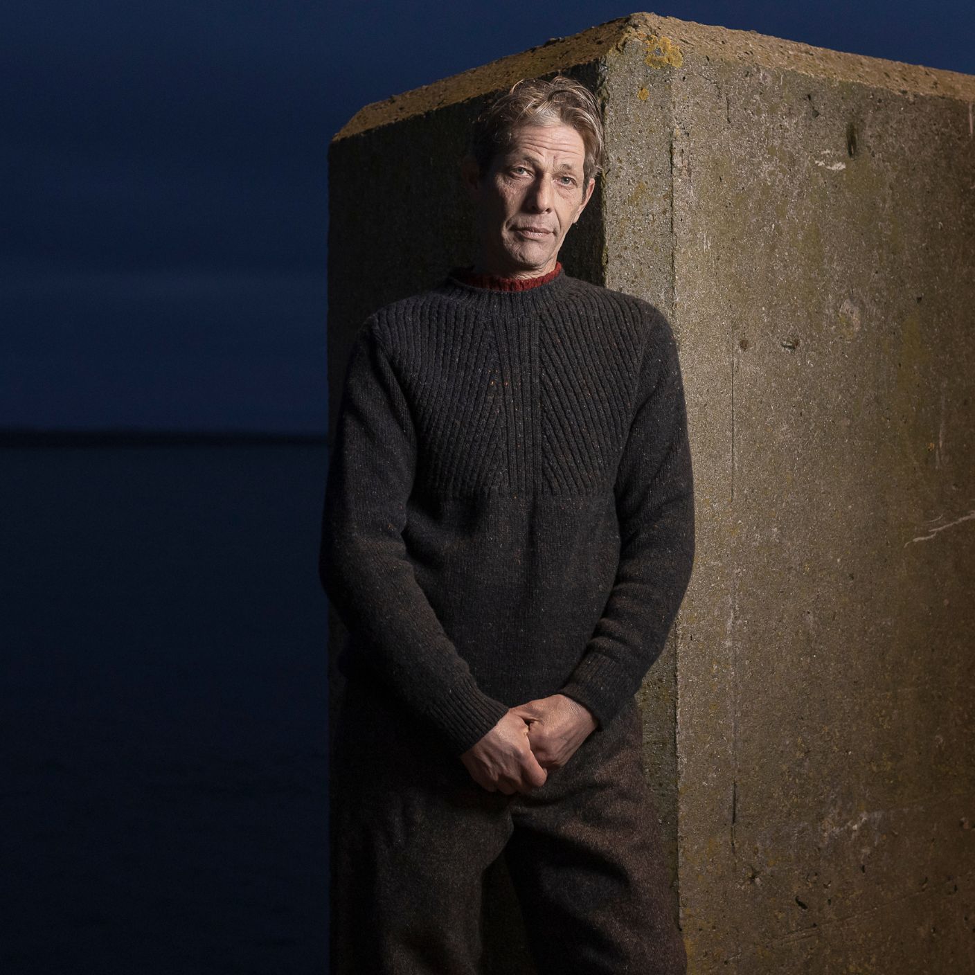 HENRY SARTORIAL X INIS MEAIN Crew Neck Jumper CHARCOAL - Henry Bucks