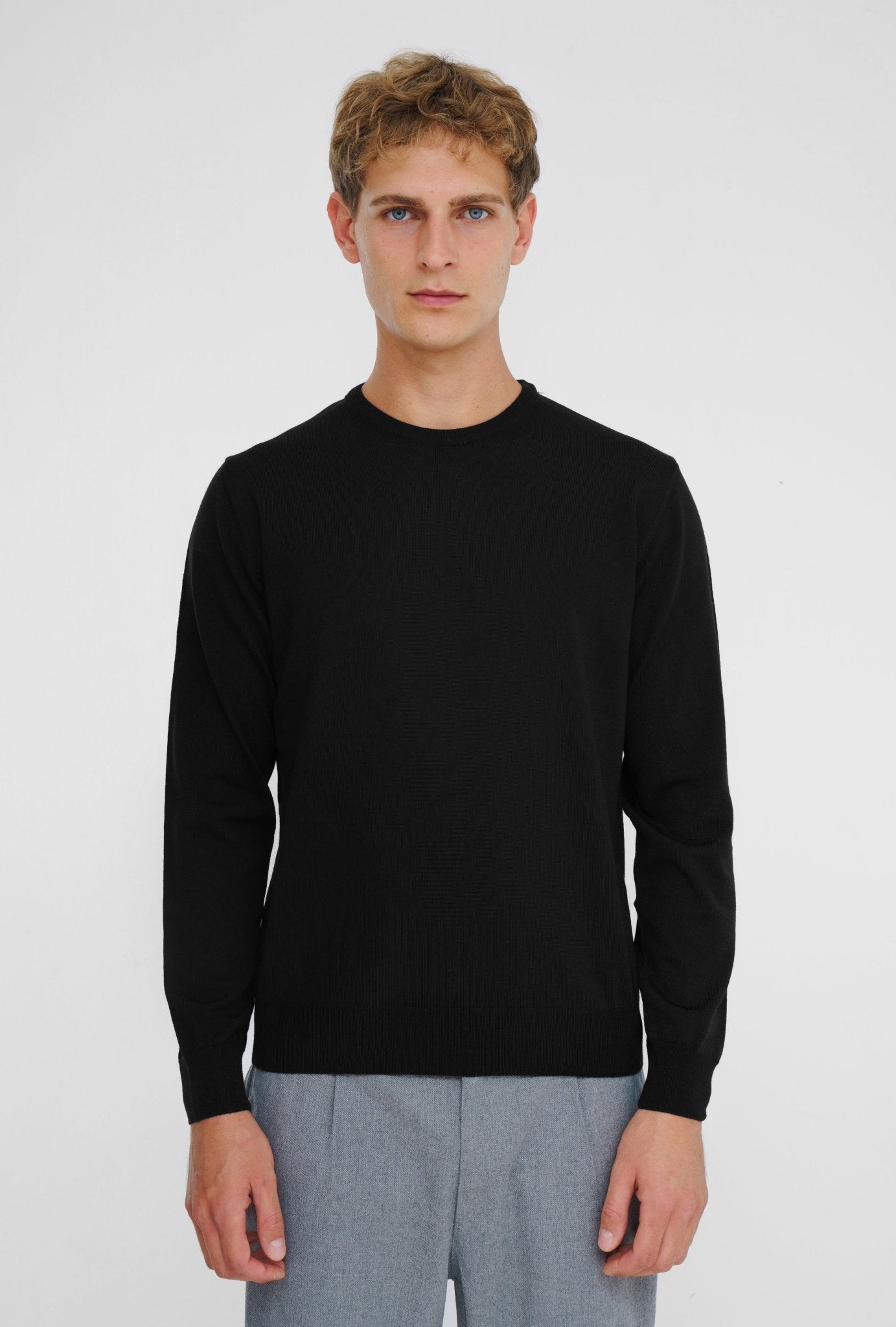 MCKINNON & CO X FERRANTE Merino Crewneck BLACK - Henry Bucks