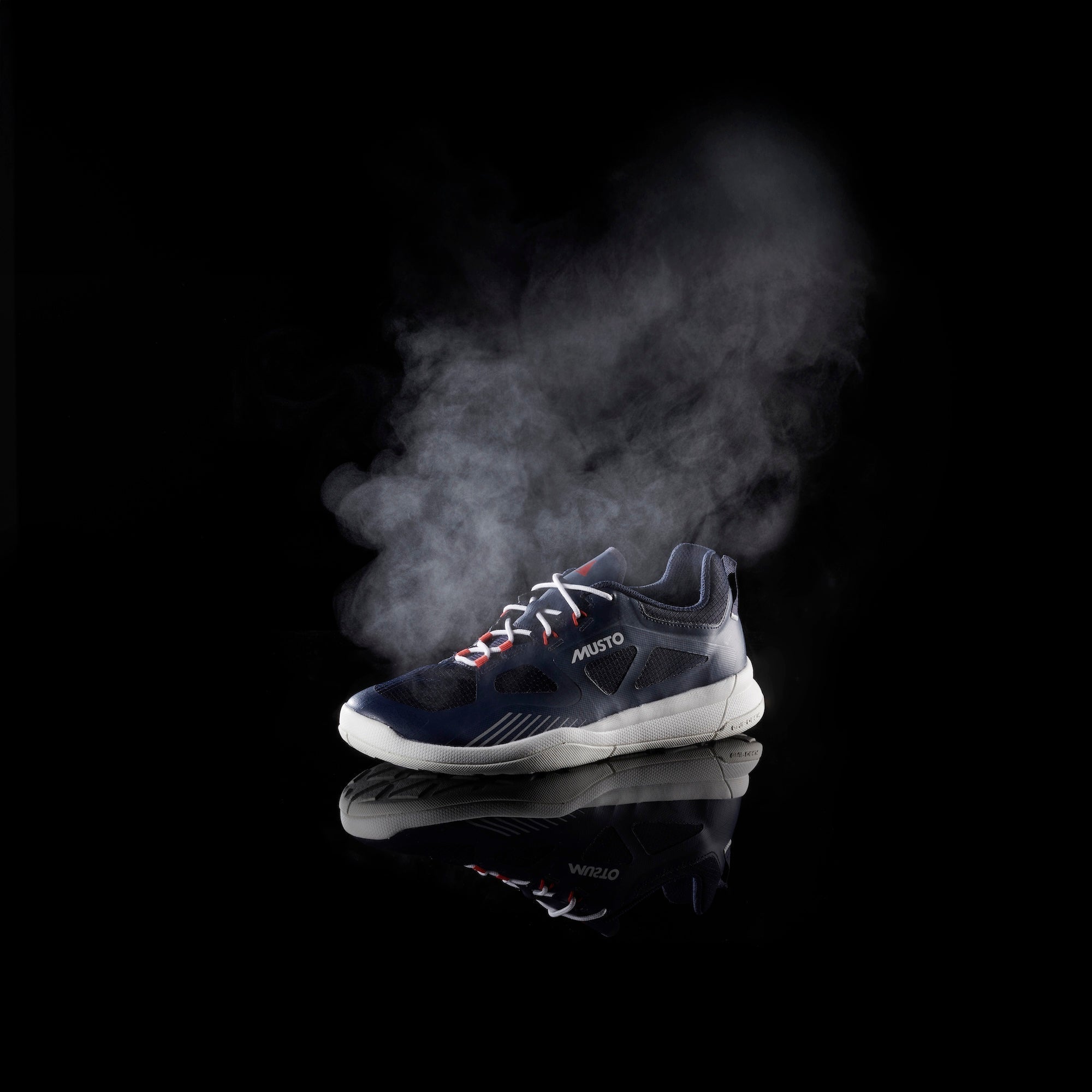MUSTO Dynamic Race Trainer NAVY/OFF WHITE (Online only*) - Henry Bucks