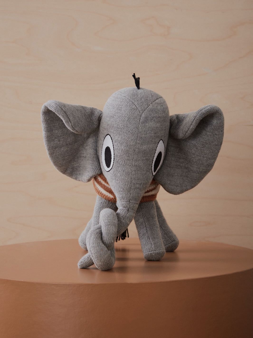 OYOY MINI Elephant Henry - Henry Bucks